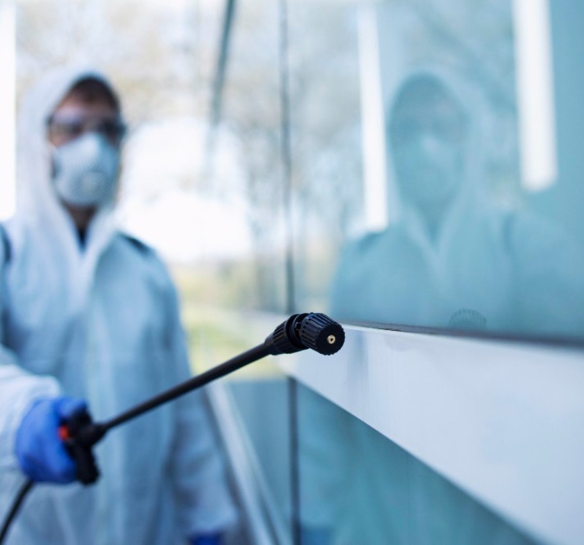 Cleaning facade